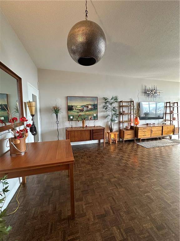 Atlanta, GA 30305,3060 PHARR CT N #607
