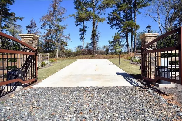 Winder, GA 30680,352 Mulberry RD
