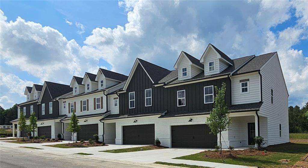 208 Sharon LN, Loganville, GA 30052