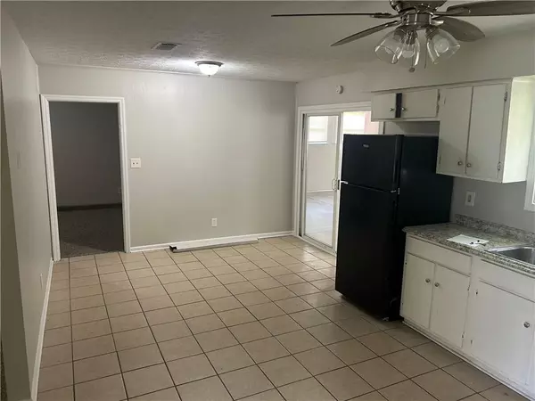 Jonesboro, GA 30238,8922 Gatewood CIR