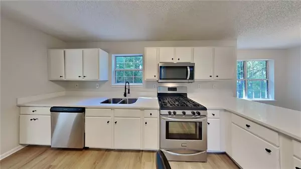 Ellenwood, GA 30294,5368 Knights LNDG