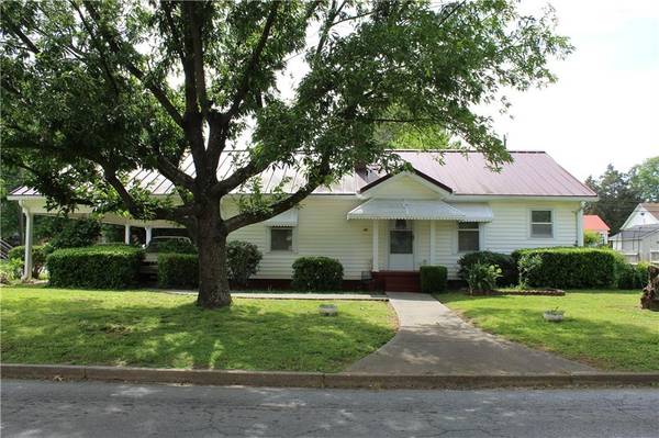 30 Walnut ST, Aragon, GA 30104