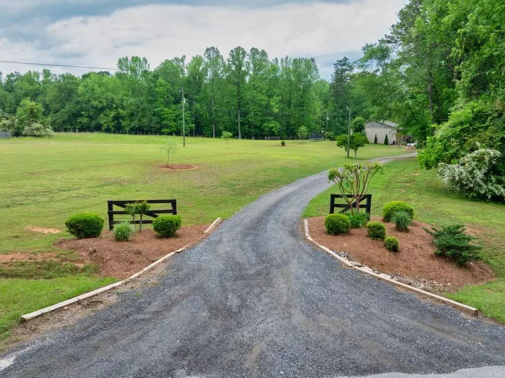 Jefferson, GA 30549,659 Creek Nation RD