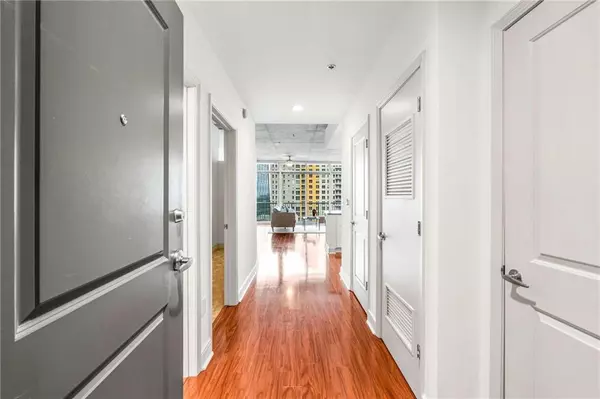 Atlanta, GA 30309,950 W Peachtree ST NW #1214