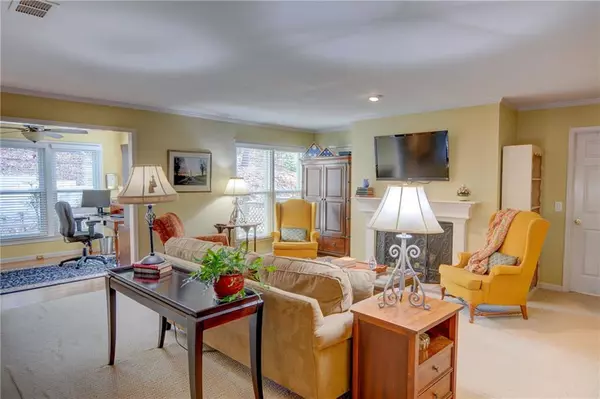 500 Bainbridge DR, Atlanta, GA 30327