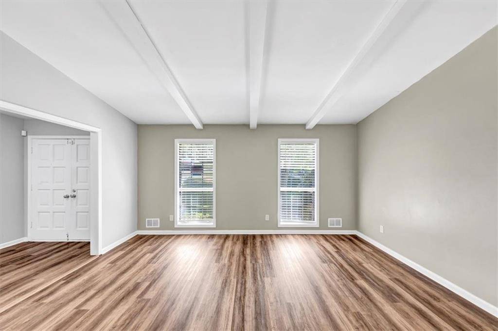 Stone Mountain, GA 30087,563 Navarre DR