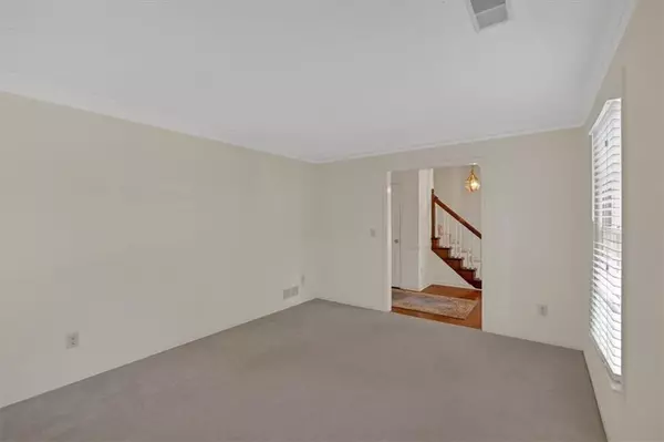 Roswell, GA 30075,4181 Singing Post LN NE