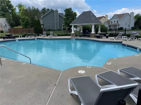 12 Redwood DR, Adairsville, GA 30103
