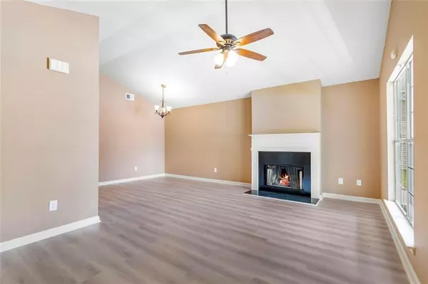Riverdale, GA 30274,5805 EAGLES FEATHER LN