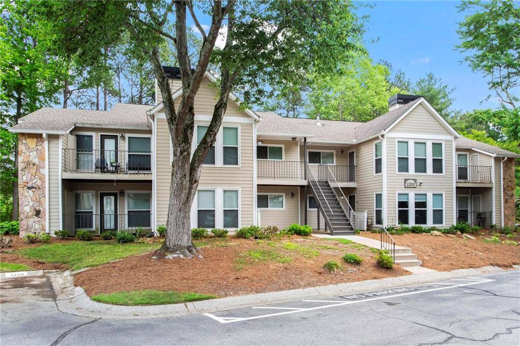 1214 Lake Pointe CIR, Roswell, GA 30075