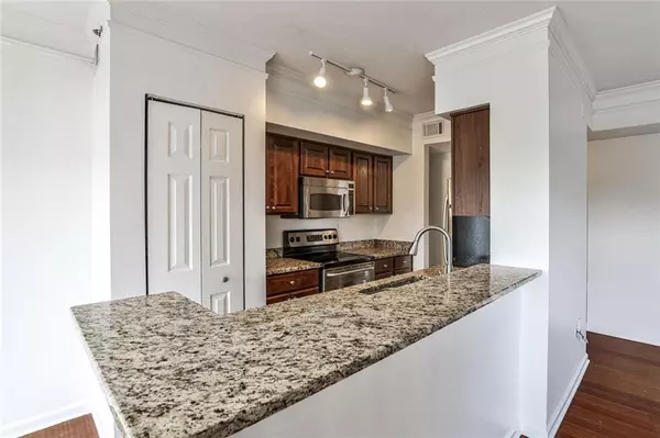 Atlanta, GA 30309,275 13th ST NE #605