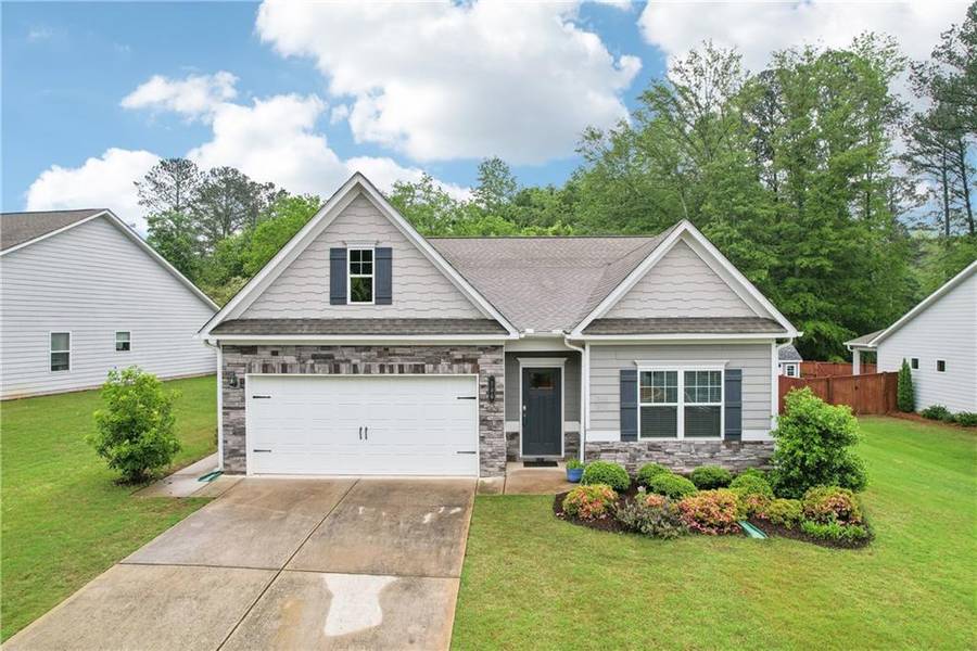 306 Lark LN, Canton, GA 30115