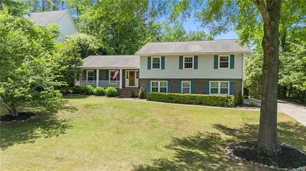 4842 Mcpherson DR NE, Roswell, GA 30075