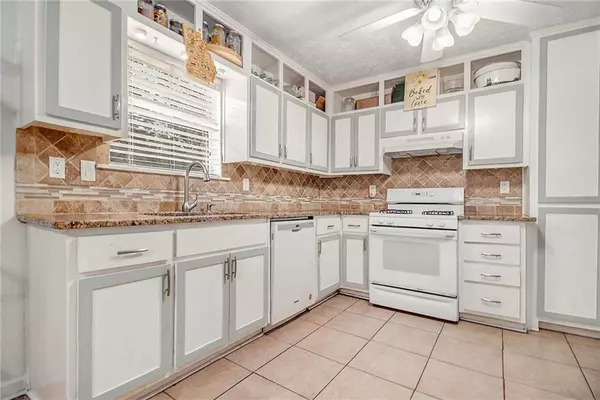 Jonesboro, GA 30236,7845 Chase Woods DR