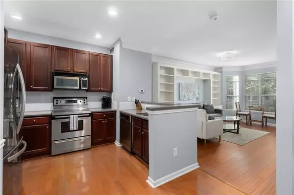 Atlanta, GA 30312,375 Highland AVE NE #913