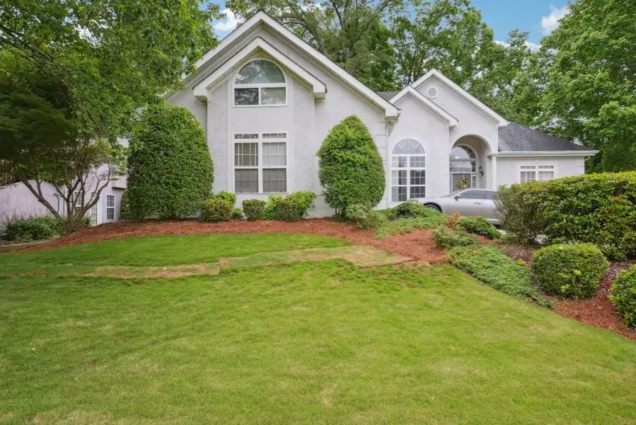 132 EAGLES CLUB DR, Stockbridge, GA 30281