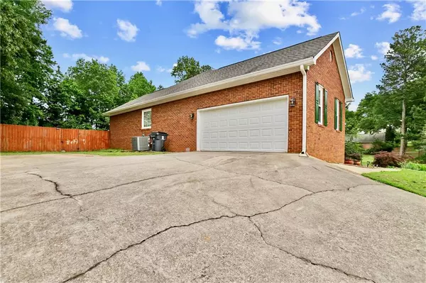 Mcdonough, GA 30253,124 Crown WALK