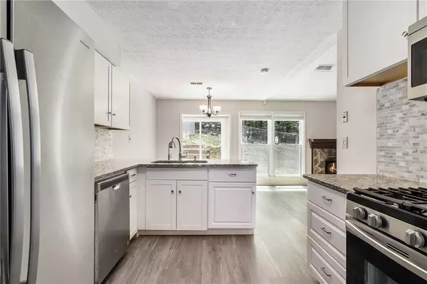 Roswell, GA 30076,520 CRANBERRY PL