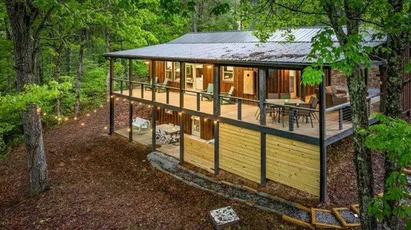 270 Bench Leg RD, Mineral Bluff, GA 30559