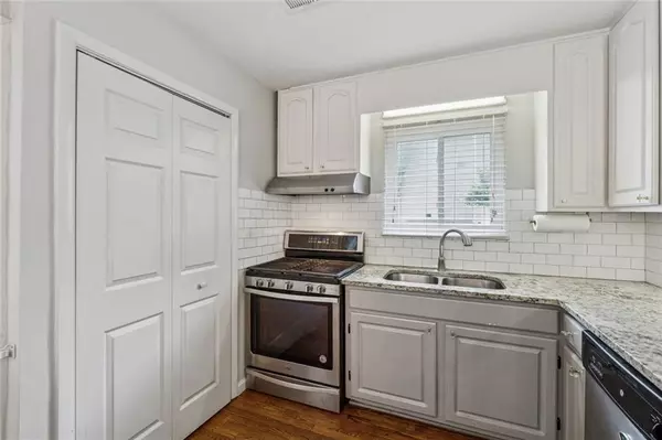 Sandy Springs, GA 30328,346 Carpenter DR #77