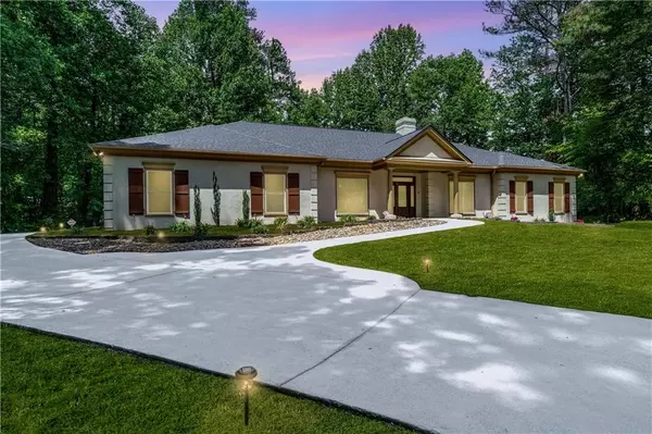 140 Emily DR SW, Lilburn, GA 30047