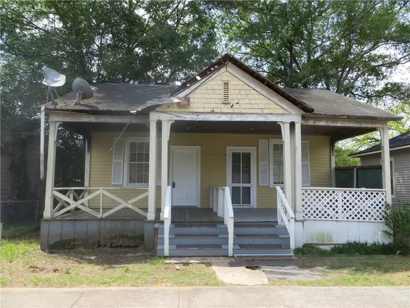 66 Poplar ST, Porterdale, GA 30014