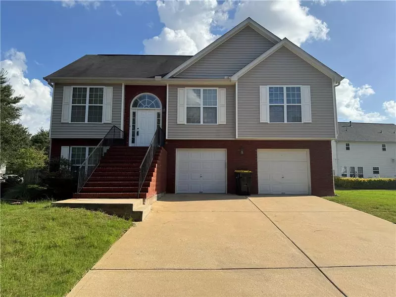 95 Revere Turn DR, Fairburn, GA 30213