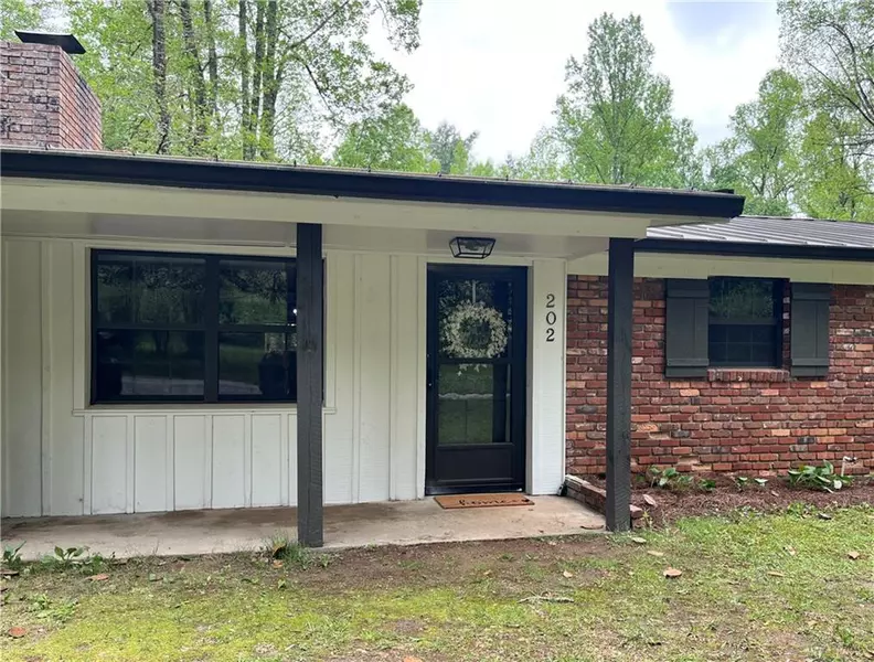 202 Chastain RD, Sautee Nacoochee, GA 30571