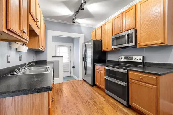 Atlanta, GA 30309,960 Taft AVE NE #9