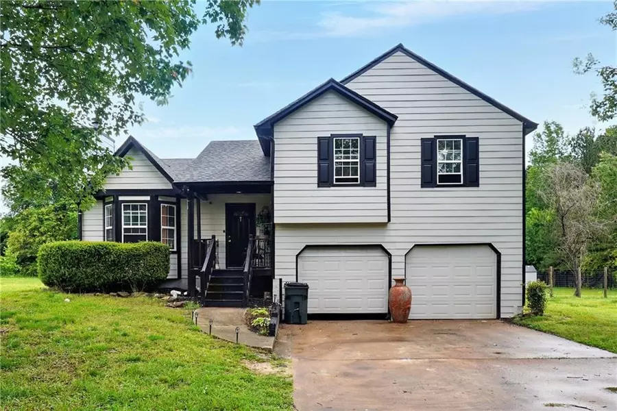 18 Amanda DR, Dallas, GA 30157