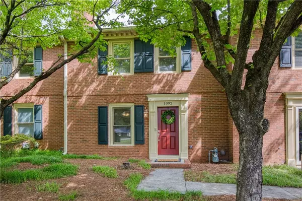 1092 Old Roswell RD, Roswell, GA 30076