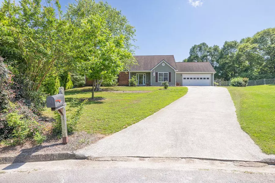 1490 TWIN MANOR DR, Loganville, GA 30052