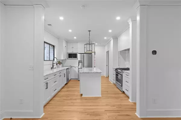Atlanta, GA 30305,833 Martina DR NE
