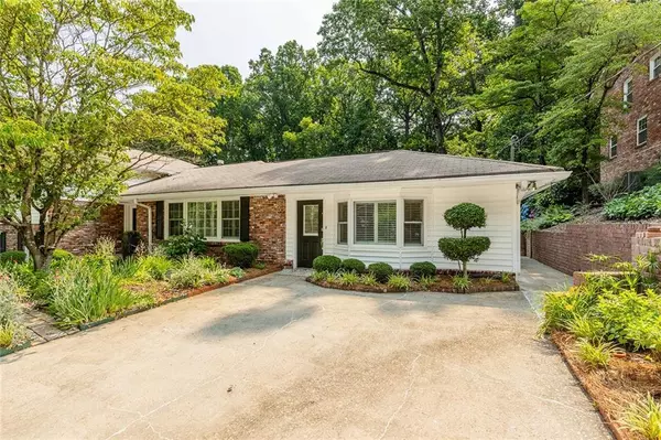 Atlanta, GA 30328,6825 Castleton DR
