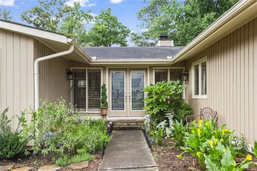 4040 Summit DR, Marietta, GA 30068