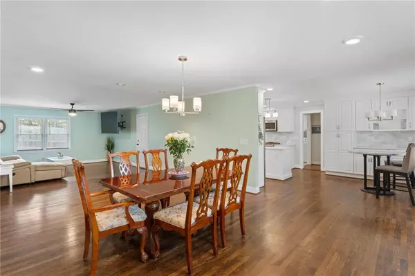 Marietta, GA 30066,2221 Shallowford RD