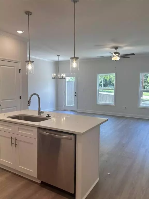 Austell, GA 30106,27 Benscot DR