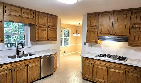 Roswell, GA 30075,295 LAKEMONT DR