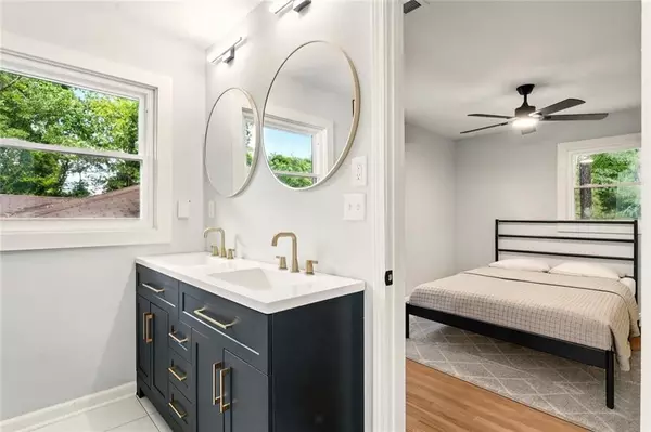 South Fulton, GA 30331,163 Oakcliff CT