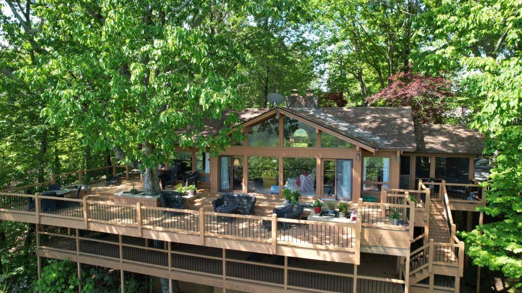 Sautee Nacoochee, GA 30571,300 Bittersweet