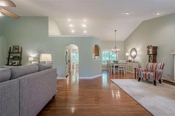 Dallas, GA 30132,115 OAK CREST LN