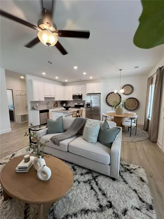 Athens, GA 30606,165 MILL CENTER BLVD #208