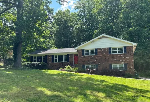 5669 Hillcrest DR,  Acworth,  GA 30102
