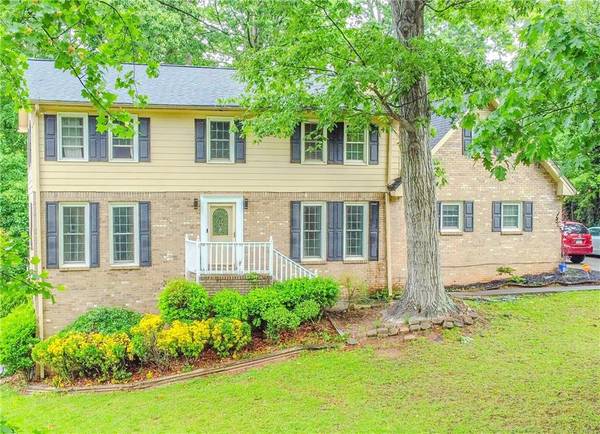 5293 Sandy Shoals LN, Stone Mountain, GA 30087