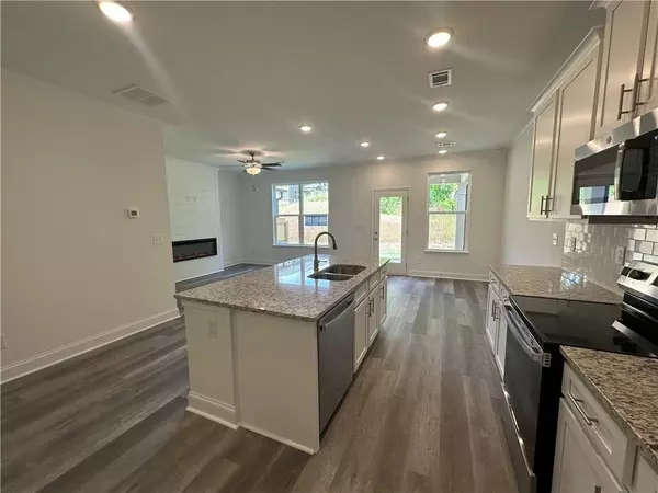 Flowery Branch, GA 30542,5605 Overview DR #115