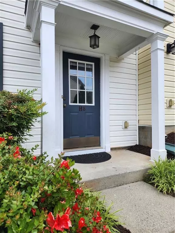 Alpharetta, GA 30022,10900 Wittenridge DR #H8