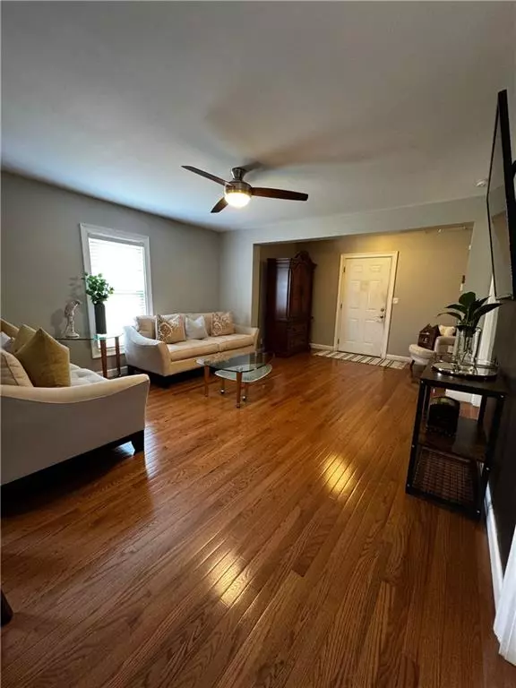 Buford, GA 30518,380 South ST