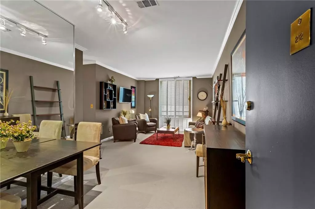 Atlanta, GA 30309,1421 Peachtree ST NE #212