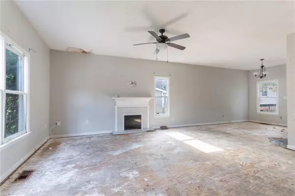 Atlanta, GA 30349,5415 Twin Lakes DR