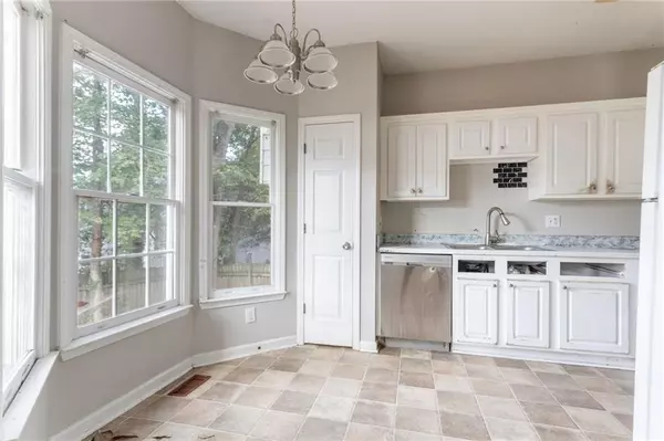 Atlanta, GA 30349,5415 Twin Lakes DR